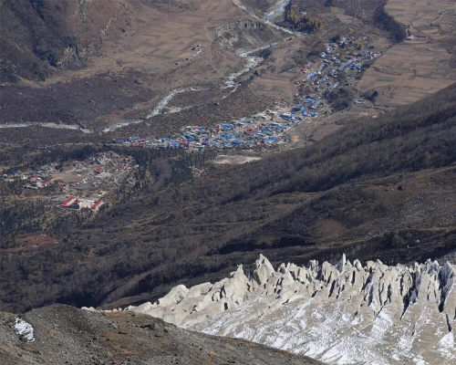 Samagaun In Manaslu Circuit Trek ()
